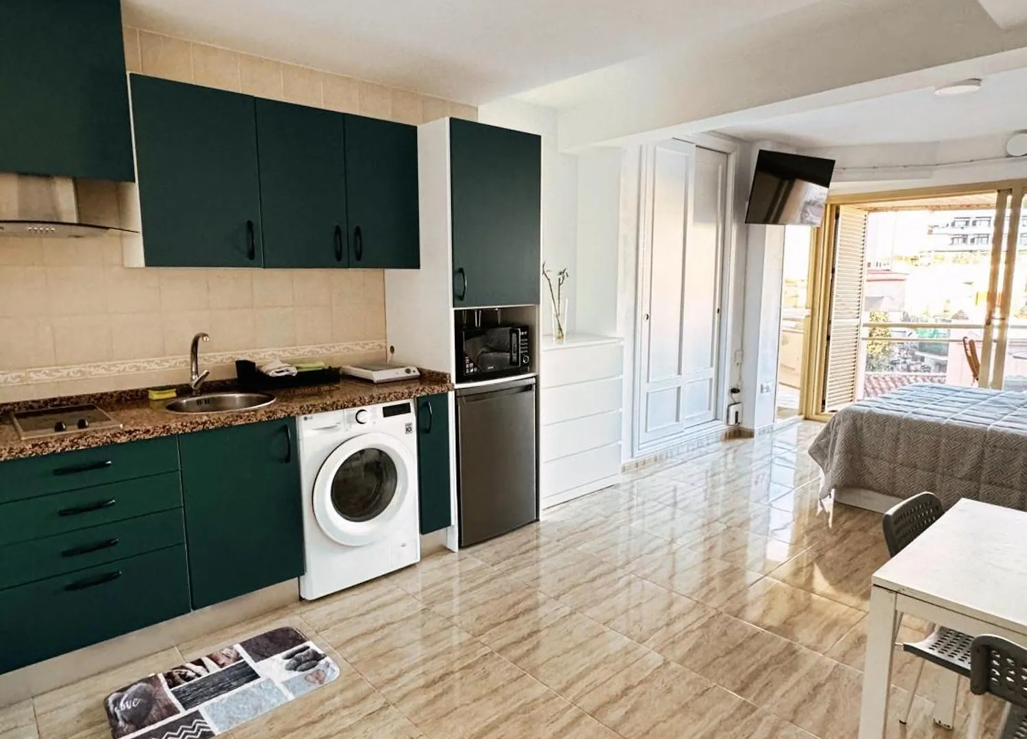 Nogalera Center Apartment With A Stunning Terrace Τορρεμολίνος 0*,  Ισπανία