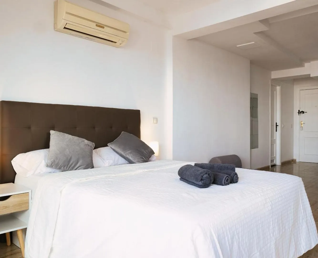 Nogalera Center Apartment With A Stunning Terrace Τορρεμολίνος